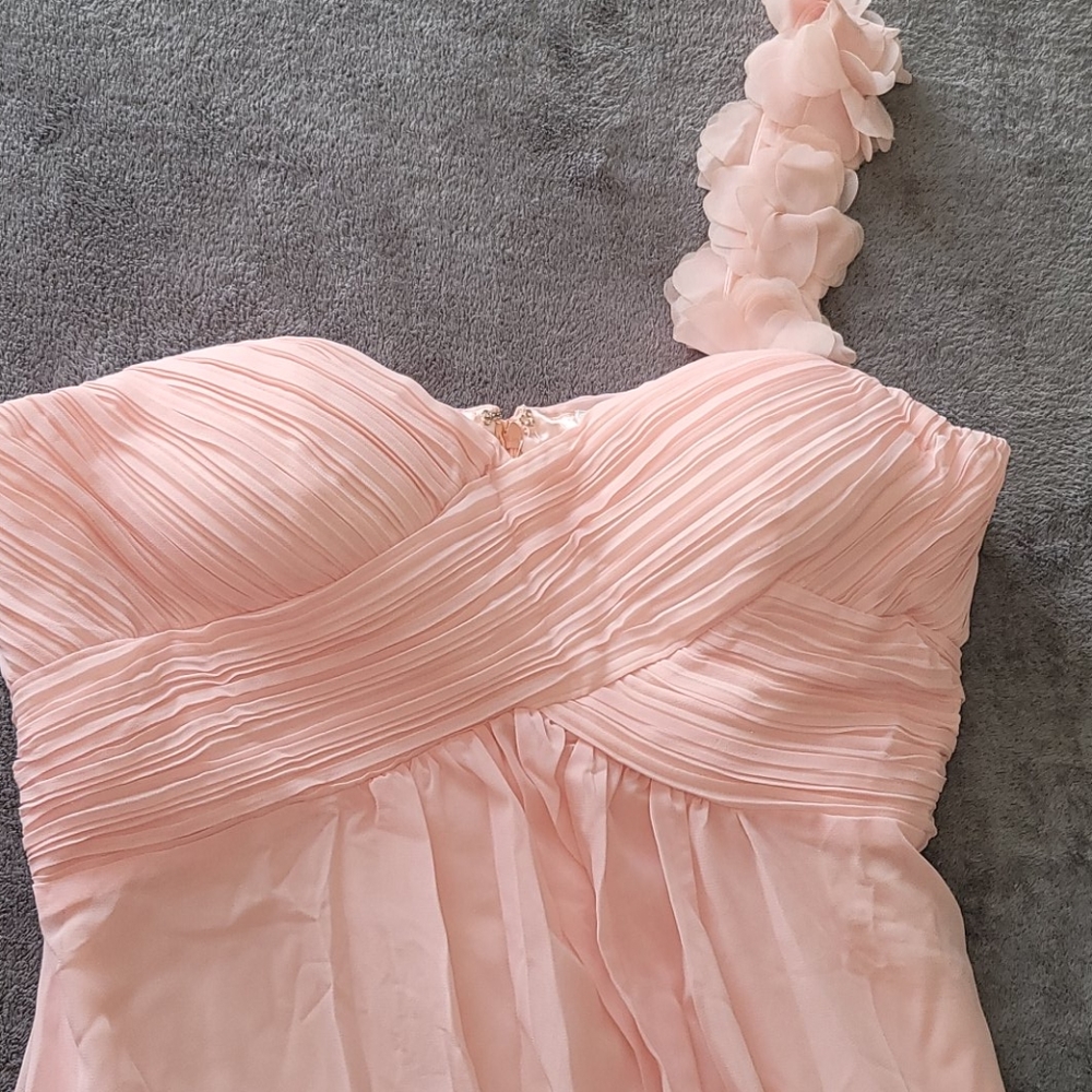 Dress - Picture 3 of 4